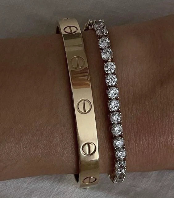 Conjunto de Braceletes Cart Clássico e Pulseira Riviera